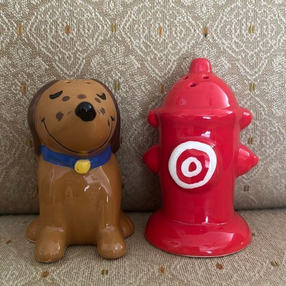 Dog and Fire Hydrant Salt and Pepper Shakers - Picture 1 of 7